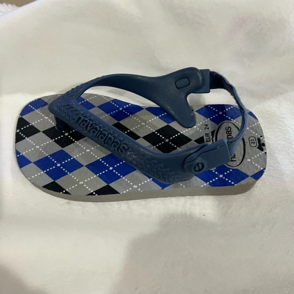 Havaianas Baby Brazil Logo Sandal in boys size 8